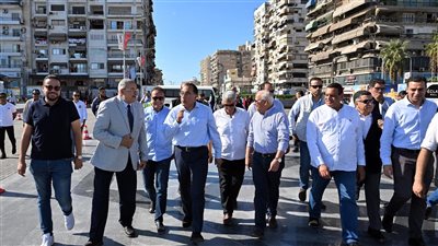 رئيس الوزراء يتفقد أعمال تطوير الممشى السياحي ببورسعيد 