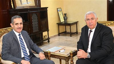 القصير ورحمي يبحثان موقف المشروعات الزراعية واستغلال الأصول بالغربية