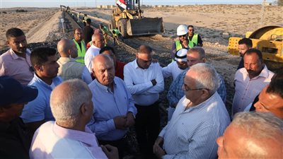وزير النقل يتفقد إعادة تأهيل وتطوير خط السكة الحديد الفردان/ بئر العبد بطول 100 كم 