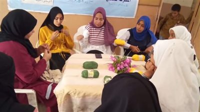 التدريب على الأشغال اليدوية بالخيوط ورشة عمل بمركز شباب الرحمانية