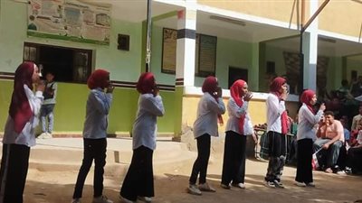 مدير تعليم فرشوط يشهد احتفالية مدرسة فصول نجع القاضى الإعدادية بانتصارات أكتوبر  