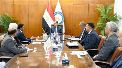  وزير البترول : ننفذ مشروعات استراتيجية لتقديم منتجات بتروكيماوية بمواصفات عالمية 