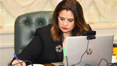 وزيرة الهجرة: خطوة واحدة على العمل نهائيًا لإعادة فتح مبادرة سيارات المغتربين