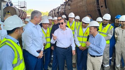   وزير البترول يتفقد ورش بتروجيت لتصنيع المعدات الإستاتيكية بالقطامية