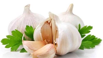 حقيقة الفائدة من تناول الثوم والبصل في فصل الخريف 