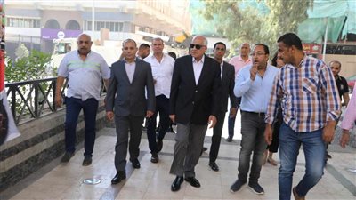 محافظ الجيزة يتابع ميدانيًا سير العمل بمواقف السرفيس