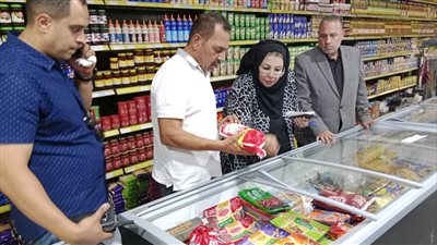 محافظ القاهرة: حملات مكثفة على الأسواق لمتابعة تنفيذ مبادرة خفض أسعار سلع أساسية