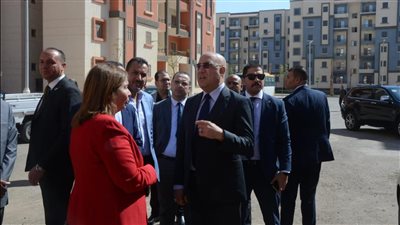 وزير الإسكان: جار تنفيذ 92 ألف وحدة سكنية لمحدودي الدخل بمدينة حدائق العاصمة 
