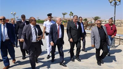 محافظ جنوب سيناء يتفقد ممشى