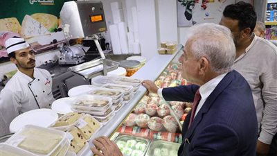 محافظ جنوب سيناء يتابع تنفيذ تخفيض أسعار السلع بمدينة الطور