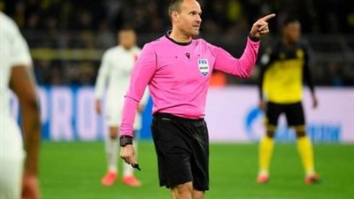 جدل تحكيمي جديد بعد تراجع لاهوز عن تقييمه لأحداث الكلاسيكو