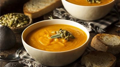 احمي نفسك من نزلات البرد وحضري شوربة العدس بالكركم