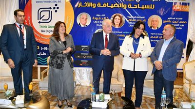 محافظ جنوب سيناء يشاهد عرضا لأحدث الاكتشافات الأثرية