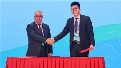 اقتصادية قناة السويس توقع اتفاقية استثمارية مع هينجتونج الصينية لإنتاج الكابلات الضوئية