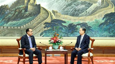 رئيس الوزراء يلتقي رئيس اللجنة الدائمة للمجلس الوطني لنواب الشعب الصيني 