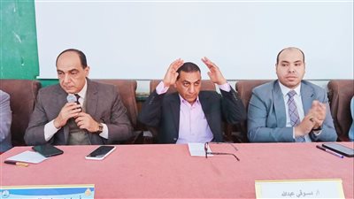 نائب رئيس جامعة الزقازيق يدعو الطلاب للالتفاف حول الوطن والحفاظ عليه