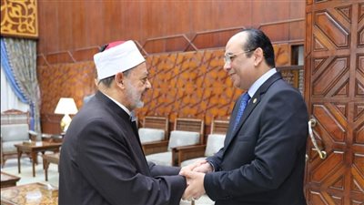 شيخ الأزهر يلتقي وزير الشؤون الدينية بتونس