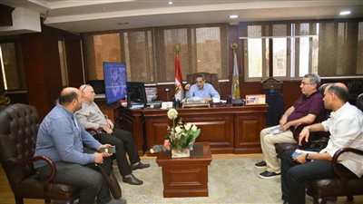 محافظ الغربية يعقد اجتماعًا لمناقشة المرحلة الثانية لحياة كريمة 