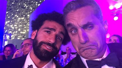 انتقده القريب والغريب.. باسم يوسف يخلف الظنون وينتصر لمحمد صلاح