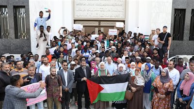 وقفة تضامنية للطلاب الوافدين ضد الإحتلال ونصرة المقاومة الفلسطينية