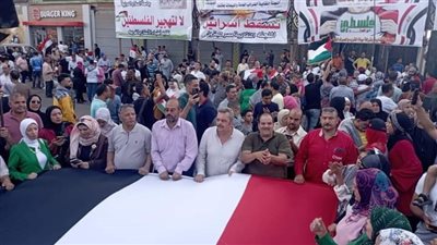 وكيل التعليم بالغربية يتقدم مسيرة للتضامن مع فلسطين