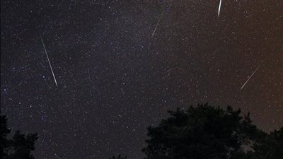 زخة شهب الجباريات السنوية تزين السماء غدًا السبت