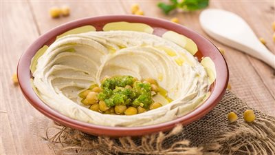 بسعرات حرارية أقل.. حضري سلطة الحمص للدايت