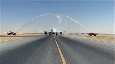 ضبط سائح أمريكي بحوزته قطعة يشتبه في أثريتها بمطار الأقصر