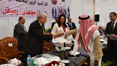 محافظ جنوب سيناء يكرم أسرة المجاهدين في انتصارات أكتوبر 