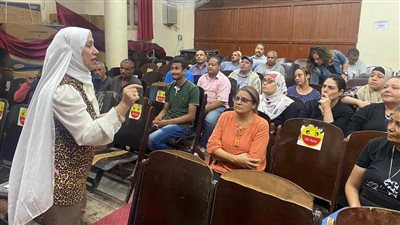 وزارة العمل تنظم ندوة للتوعية بدور المرأة وتمكينها اقتصاديًا بالغربية 