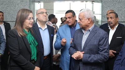 وزراء التنمية المحلية والتخطيط والإسكان ومحافظ السويس يتفقدون المركز التكنولوجي بالديوان العام 