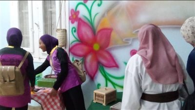 معرض للمنتجات الحرفية والتراثية بمركز شباب القصر فى 