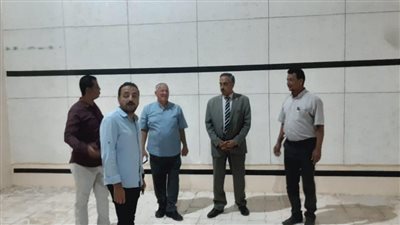  مدير رياضة الوادي الجديد يتابع أعمال صالة الاسكواش بعد التطوير