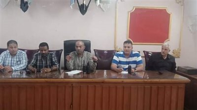 رئيس مركز المحلة يجتمع برؤساء القري لحل مشاكل الوحدات 