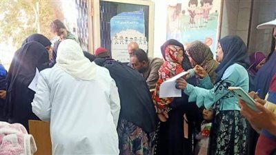 الكشف على 584 مواطن في قافلة طبية مجانية بقرية الحلفاية بنجع حمادي 