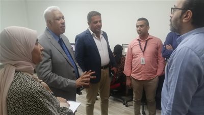 العمل تنظم حملة تفتيش على شركات القرية الذكية بأسيوط 