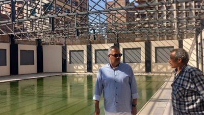 وكيل شباب القليوبية يتفقد الأعمال التجهيزية لحمام سباحة مركز شباب بطا