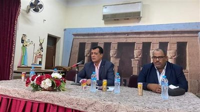  وكيل تعليم قنا يشدد على تفعيل مجموعات الدعم المدرسي ومجابهة الدروس الخصوصية