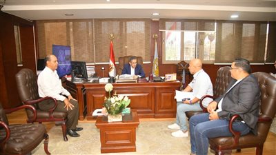 محافظ الغربية يناقش نسب تنفيذ المشروعات الجارية