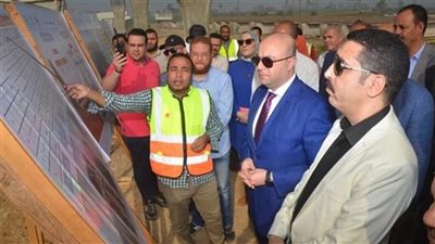 محافظ بني سويف يتفقد مستجدات مشروع محور الفشن على النيل 