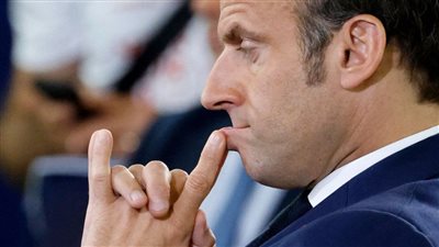 خبير سياسي يهاجم ماكرون: يصيبه العمى تجاه الجرائم المرتكبة في غزة