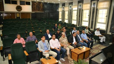 عقب إخلاء مدرسة النسيجية.. محافظ الغربية يناقش التجربة 