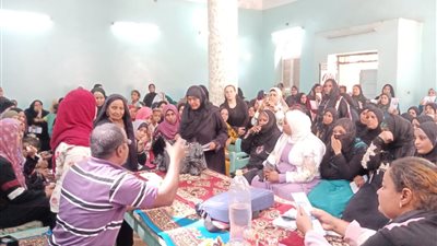 شاهد.. جولات ميدانية لتوعية أهالي 5 محافظات بمزايا التأمين الصحي الشامل 