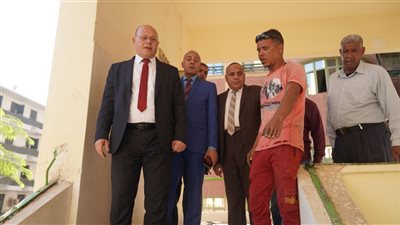 رئيس جامعة سوهاج يتفقد التجهيزات النهائية لمبنى كلية الدراسات العليا والبحوث البيئية