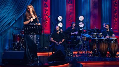 حفل إليسا باللون الأسود في موسم الرياض 2023.. “حداد” ولا “موضة”