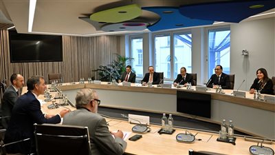 رئيس الوزراء يلتقي نظيره البلجيكي ويتطلع لمشاركة بلاده بالمؤتمر القومي للاستثمار