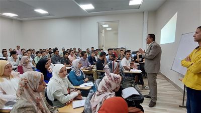رئيس جامعة بني سويف التكنولوجية يتفقد تجهيزات المعامل الدراسية 