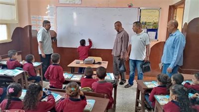 مدير تعليمية ابوتشت يتفقد انتظام الدراسة والانضباط الإداري بمدرسة الشيخ علي