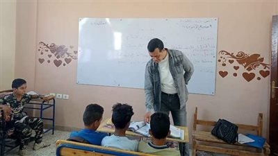 إلغاء تكليف مدير مدرسة وإحالة المتغيبين عن العمل للشئون القانونية