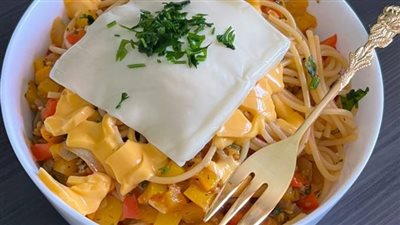 لعشاق المكرونة.. طريقة تحضير باستا بالخضار وميكس الجبن